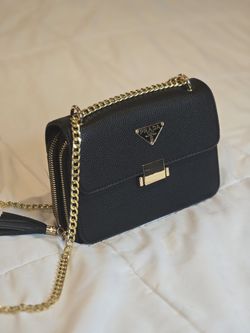 Crossbody purse