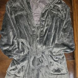 STILL AVAILABLE. Cozy Robe. One Size, Gray. $5 
