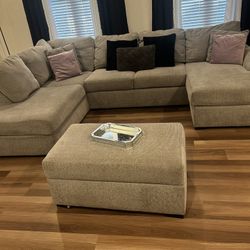 Living room Sectional With Ottoman 