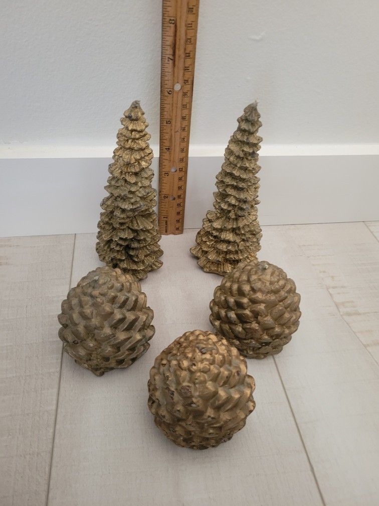 Christmas Holiday Gold Trees & Pine Cone Candles