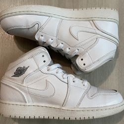 Nike Air Jordan 1 Retro Mid GS White Cool Size 4.5Y (554725-120)