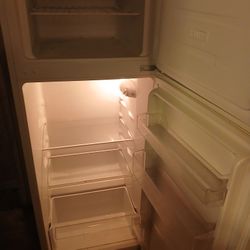 Magic Chef Refrigerator 