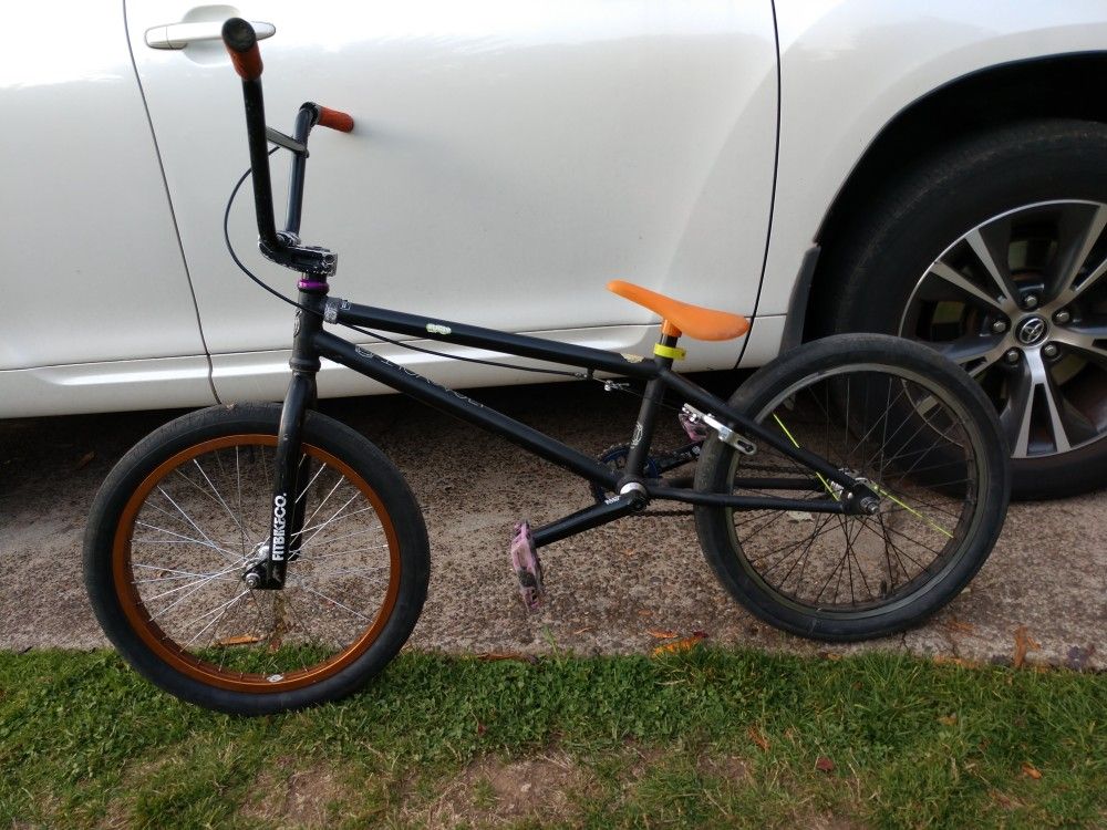 BMX Norco Volt frame + new and used parts.