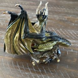 Dragon Figure w/eggs McFarlane Toys 2006
