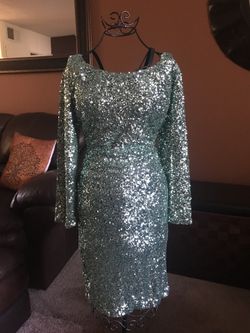 NEW! Beautiful aqua/light green sequin dress