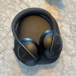 Bose 700