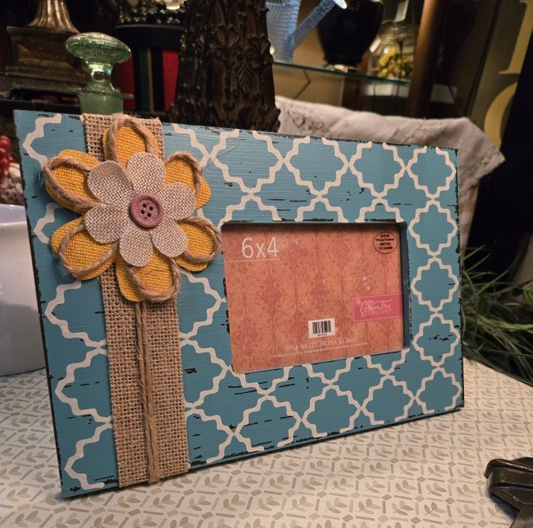 NEW...Unique Pretty Picture Frame 12x8