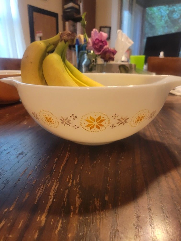 Vintage Pyrex Bowl