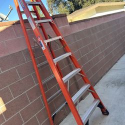 Werner Ladder 🪜 8 Ft. Tall  300 Lbs 
