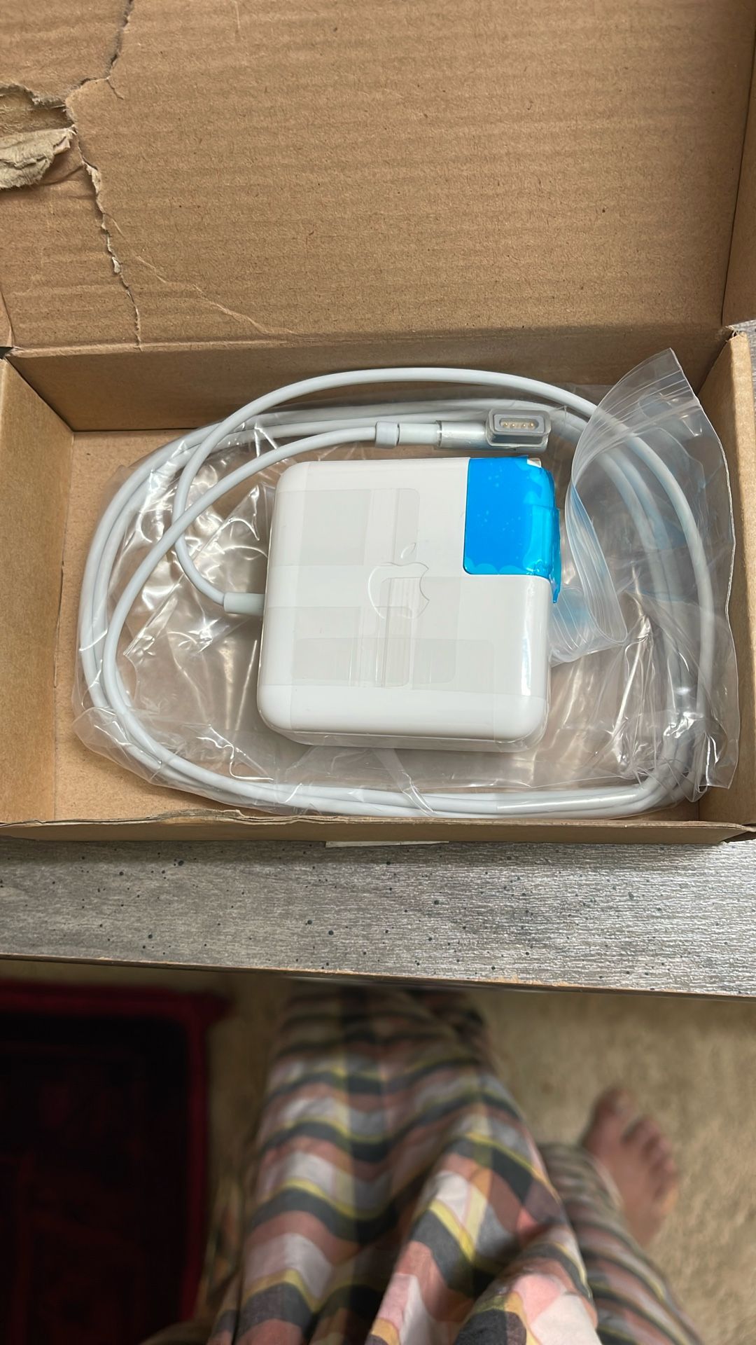 Genuine Apple MacBook Air 45W L Style MagSafe A/C Adapter w/Ext. Cord A1343
