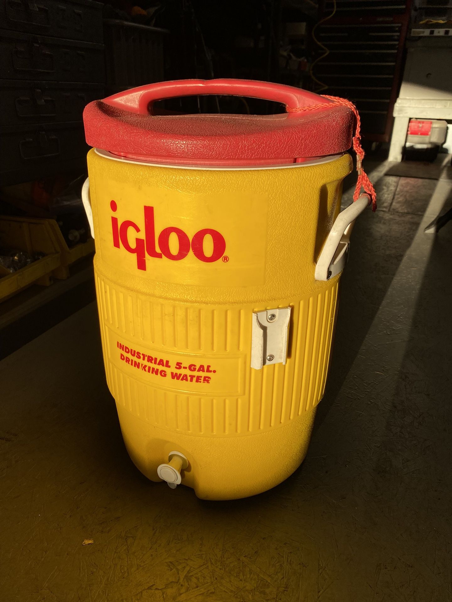 Igloo 5gal Beverage Cooler