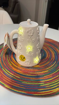 Paintable Tea Pot And Booth