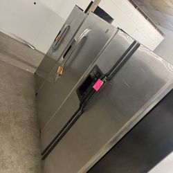 Side By Side Refrigerators  From 350 To 625