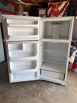 White Top-Freezer Refrigerator