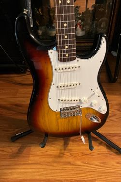 New Fender 70s Stratocaster 3 Color Sunburst Solid Body Electric Guitar