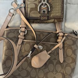 Authentic Coach Purse/Wallet