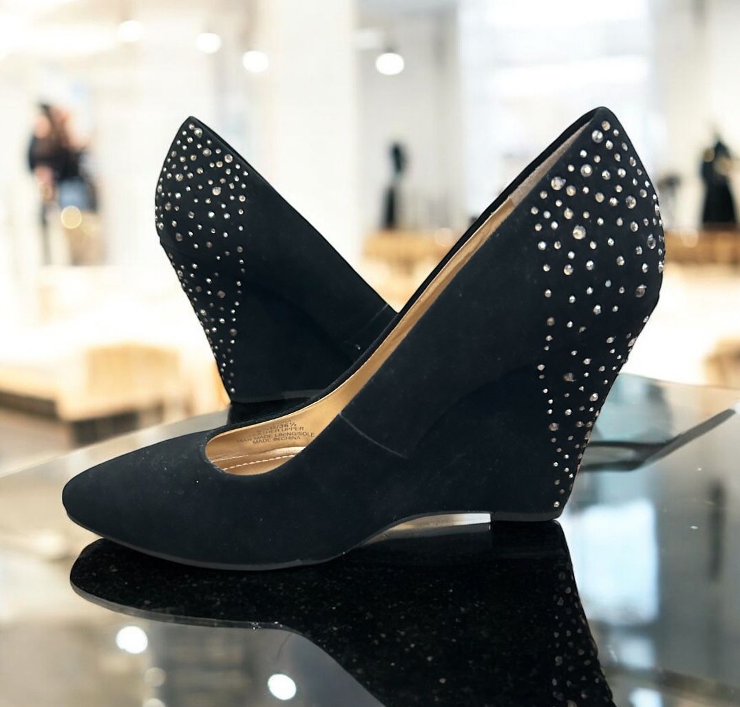 Woman’s Black BCBG Bling Wedge Heels Size 6.5 Suede