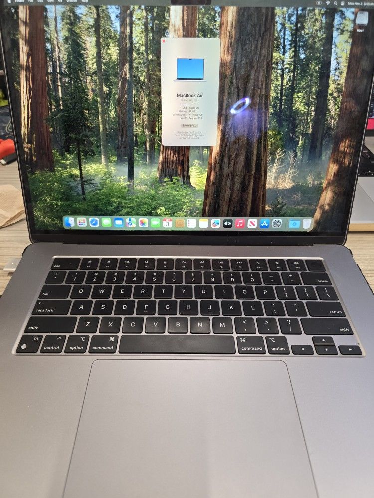 2023 Mac Book Air 15" M2. 16GB, 250GB Ram