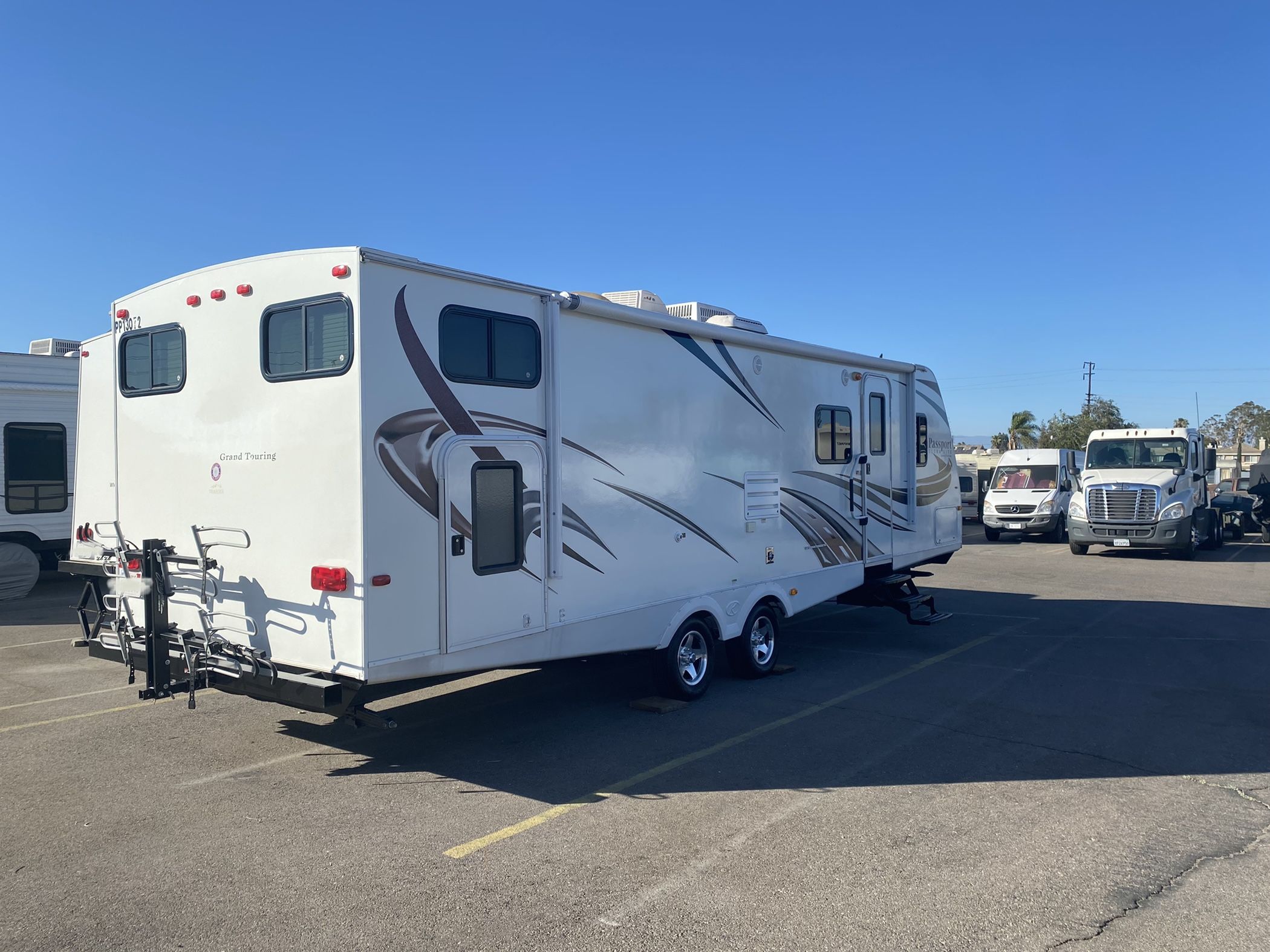 2013 Keystone Travel trailer one owner