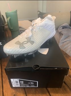 Under Armour cleats DS 