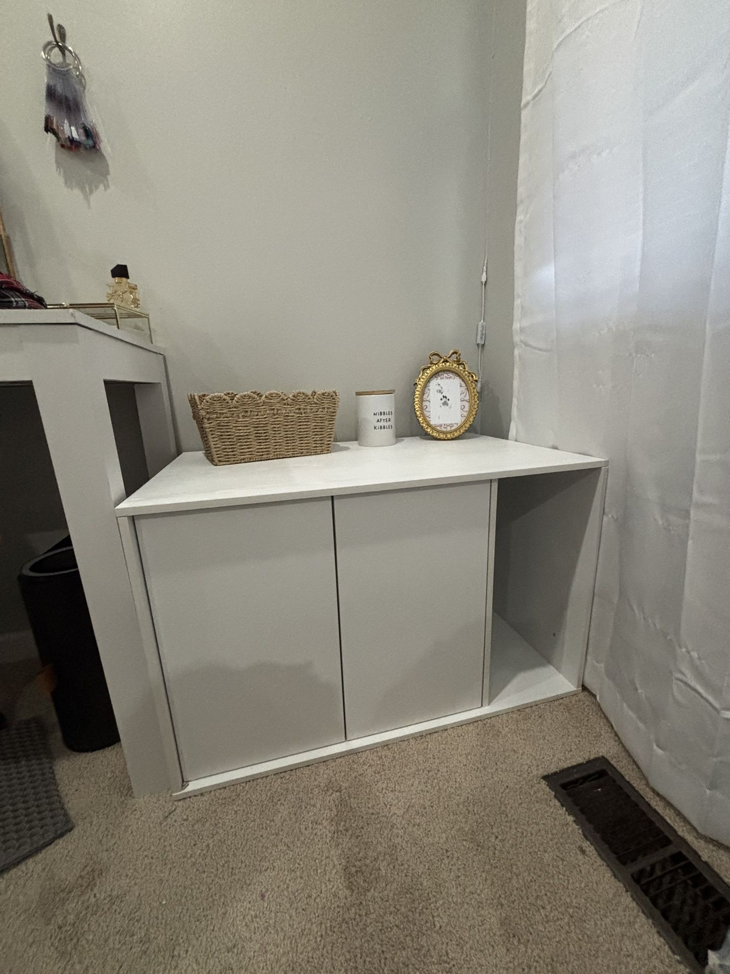 Cat Litter Enclosure