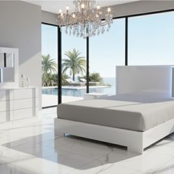 4 PC BEDROOM SET NEW IN BOX (MATTRESS AND CHEST SOLD SEPARATELY)