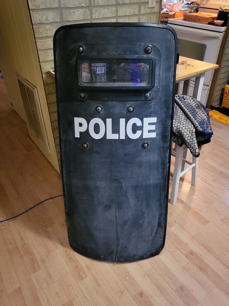 POLICE Riot Shield