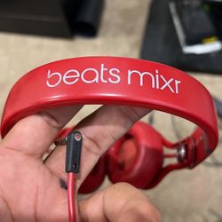 Red Beats mixr