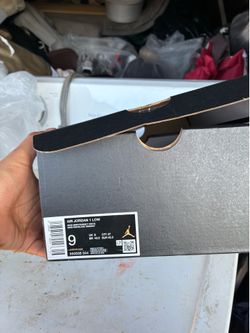 AIR JORDAN 1 LOW