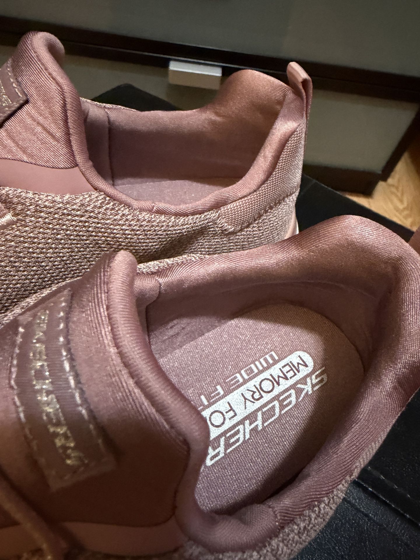 Skechers Women’s Shoes Size 9