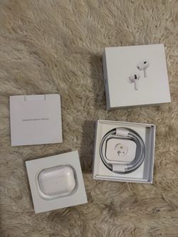 Apple AirPods Pro with Charging Case