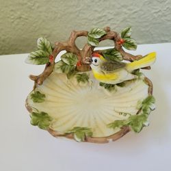 Vintage Yellow Bird In Birdbath Trinket Dish Figurine. Good condition, no chips or cracks 