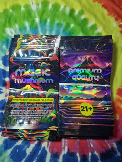 Mushroom Mylar Packaging 3.5s and 7s 100 piece lots (comes empty)