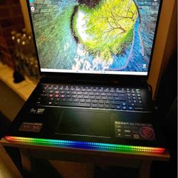 MSI Raider GE78HX Core i9 13980HX 32GB 2TB SSD RTX 4080 17" Win11 Gaming Laptop