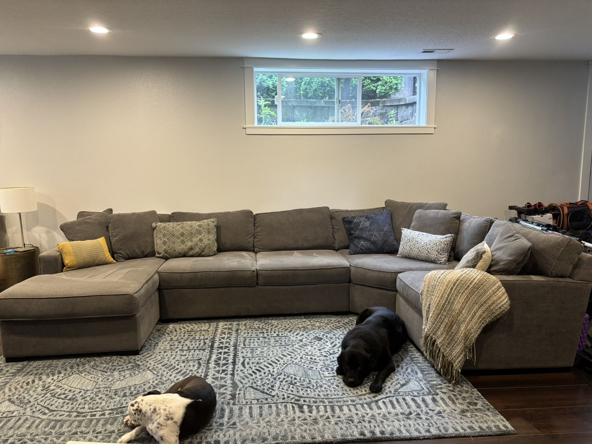 Sectional Couch with Chaise