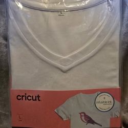 NEW Cricut Women Blank Tees