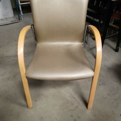 (20) Chairs With Arms 