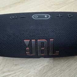 JBL CHARGE 5 bluetooth speaker
