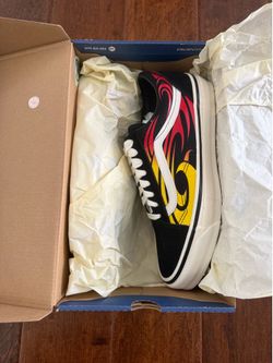 Brand New in Box VANS Old Skool Lx