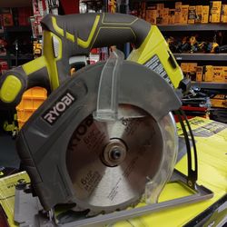 Ryobi ONE + 18v  5-1/2in Circular Saw  Tool