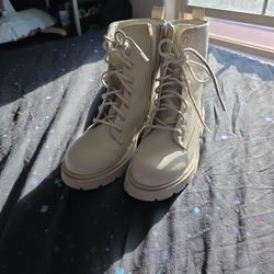 White Leather Boots- WOMENS SIZE 8
