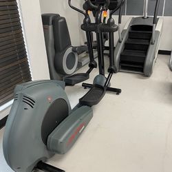 Life Fitness 9500 Commercial Elliptical