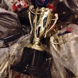 Plastic 3d Cup With Black Base And 22mm Ribbon Red/White/Blue lot of 48 
