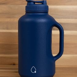 Simple Modern 64oz Insulated Water Bottle – Brand New
