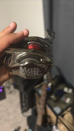 Right Handed Baitcaster