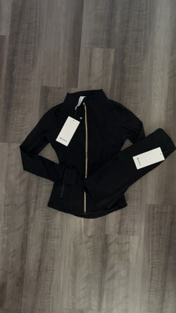 Black w/Gold Zipper Lululemon Define Jacket and Shorts Set (Size 2)