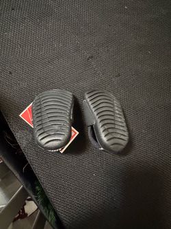 Baby Nike 2c sandal New $20.00