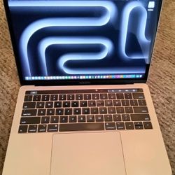 13"Macbook Pro With Touchbar/Logic Pro/Final Cut Pro X