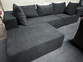 New  Beautiful Sofa And Incredibly Comfortable.  Perfect For An Apartment Or Living Room ⭐️ $0 Down Financing Available 