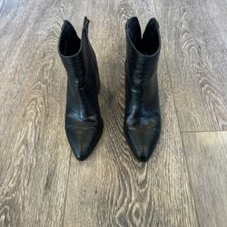 Steve Madden booties Size 7